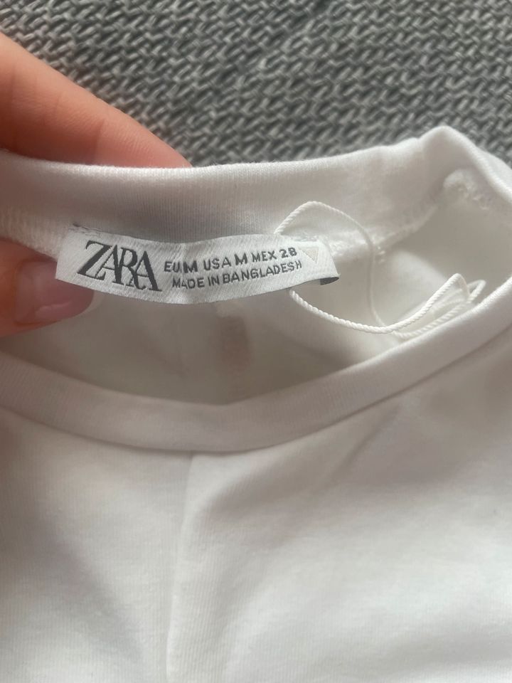 Zara Tops  NEU M in Frankfurt am Main