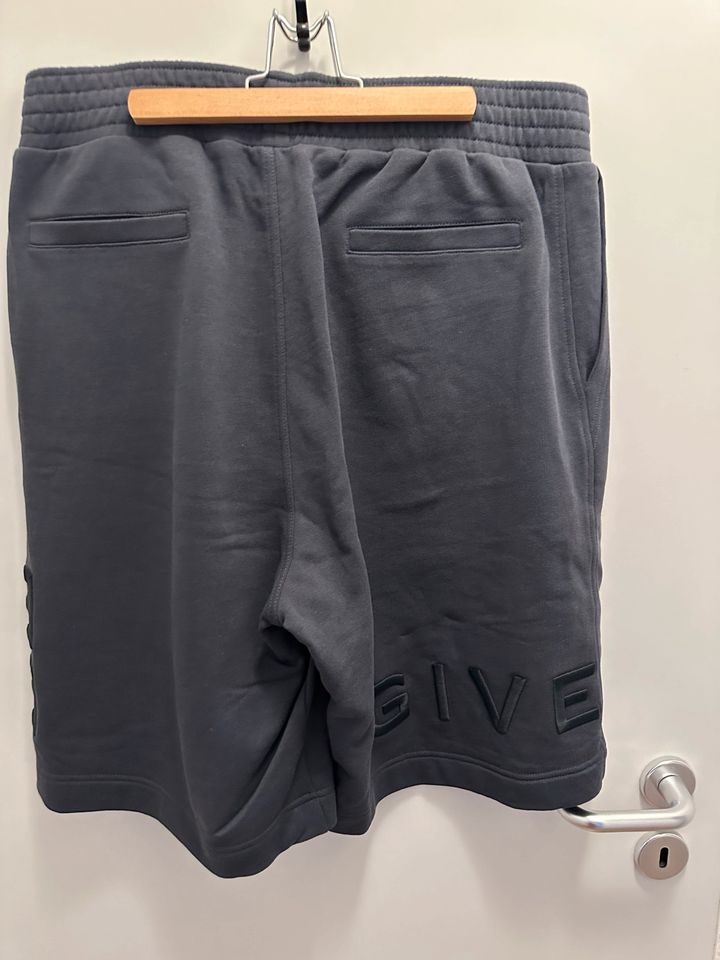 GIVENCHY 4G Bermudas Shorts fleece schwarz XL Paris in Hilden