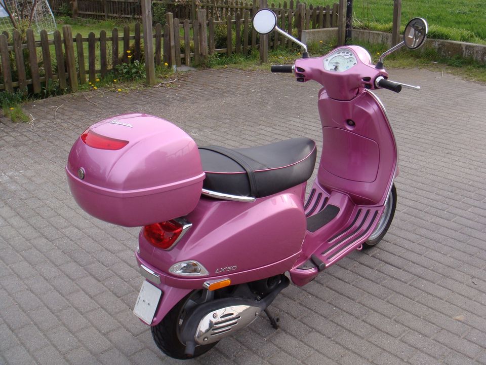 Vespa LX50 Pink Chic Limited Edition Sondermodell LX 50 in Berlin