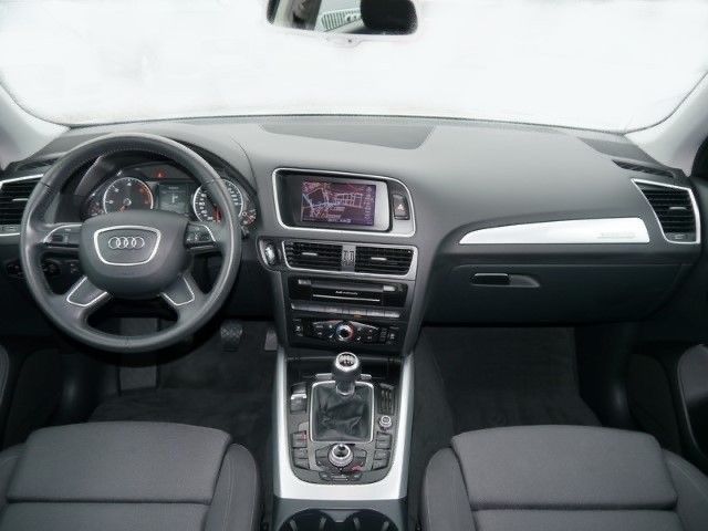 Audi Q5 2.0 TDI 177 PS quattro 8-Fach/NAV/S-Sitze in Titisee-Neustadt