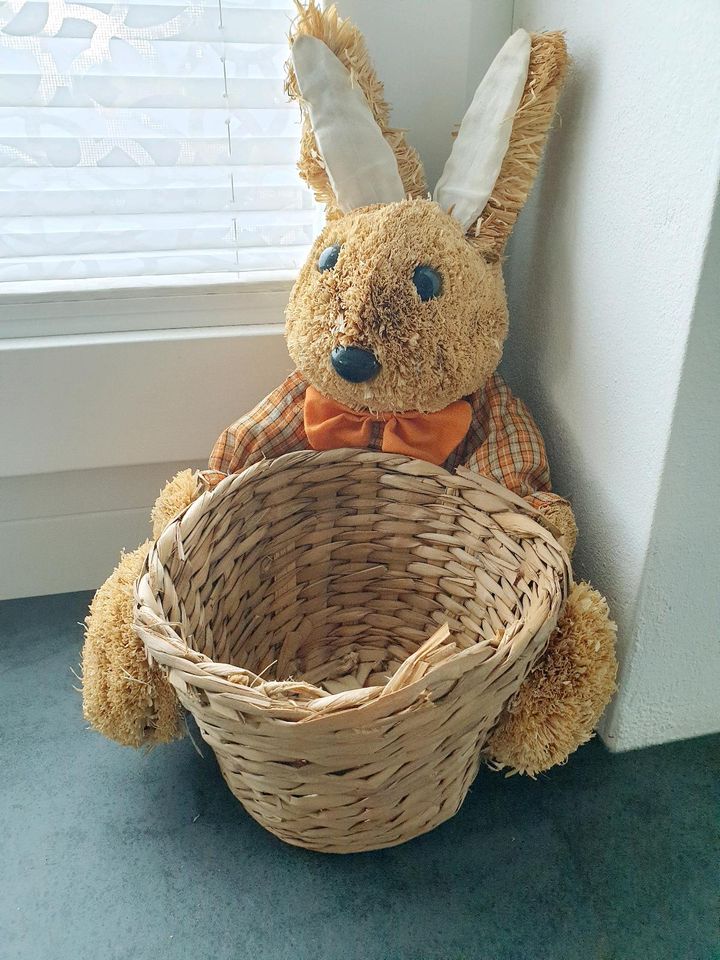 Neu Hase aus Bast mit Korb, Ostern, Dekofigur in Bayern - Regensburg | eBay  Kleinanzeigen ist jetzt Kleinanzeigen