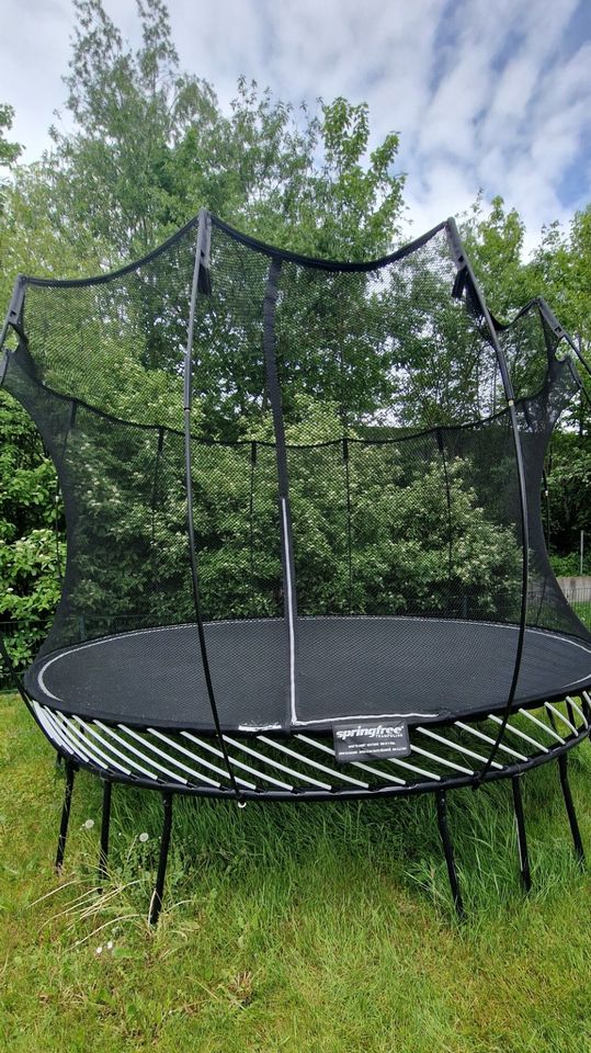 Springfree Trampolin R132 Jumbo Round 4x4 Meter in Neusäß