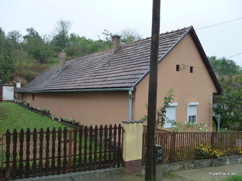 Ungarn, ruhig gelegenes Haus in einem kleinen Städtchen in Ungarn in Templin