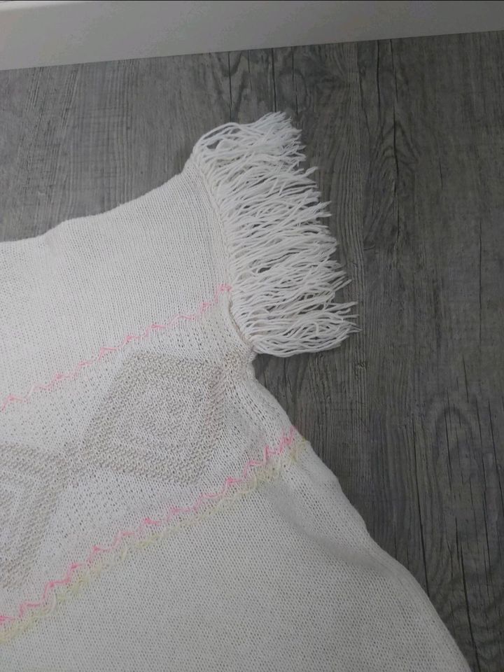 Poncho/Pulli, creme mit pink und gelb, Gr. 134/140 in Großenseebach