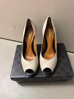 Peeptoes Pumps Creme/schwarz in Gr. 39 Hessen - Kassel Vorschau