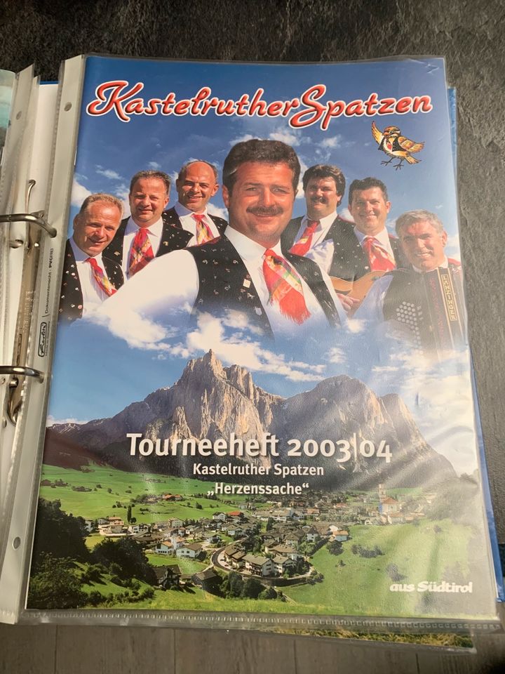 1 x Kastelruther Spatzen Sammelordner - Inkl. 11x Tourneeheft in Furth im Wald