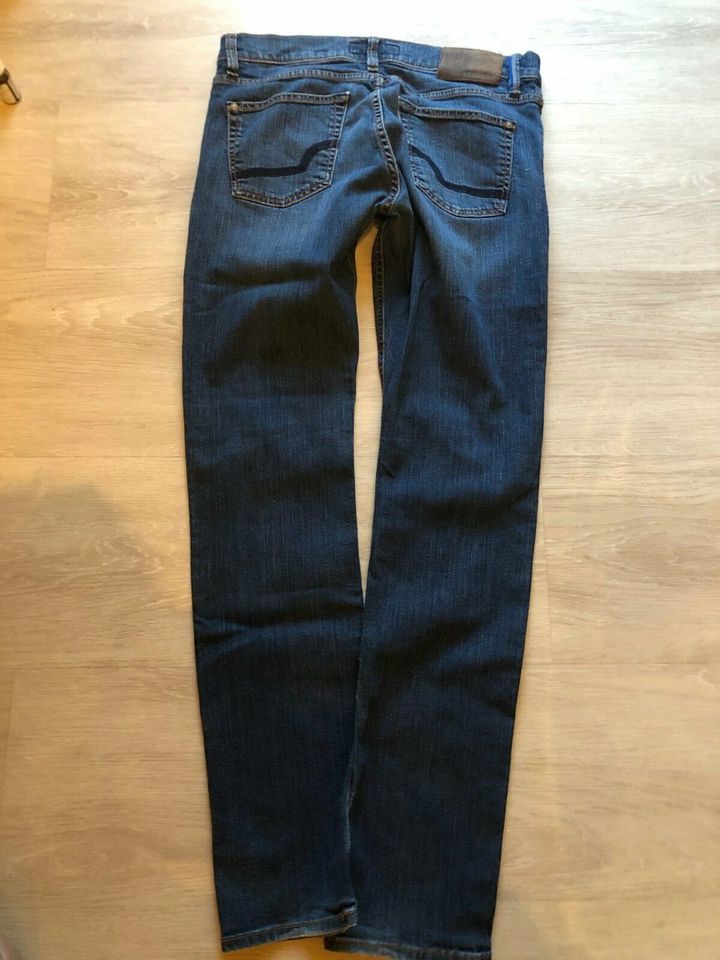 Jeans,  Otto Kern,Modell Ray, Größe 30/34, neuwertig, blau in Gerolsbach