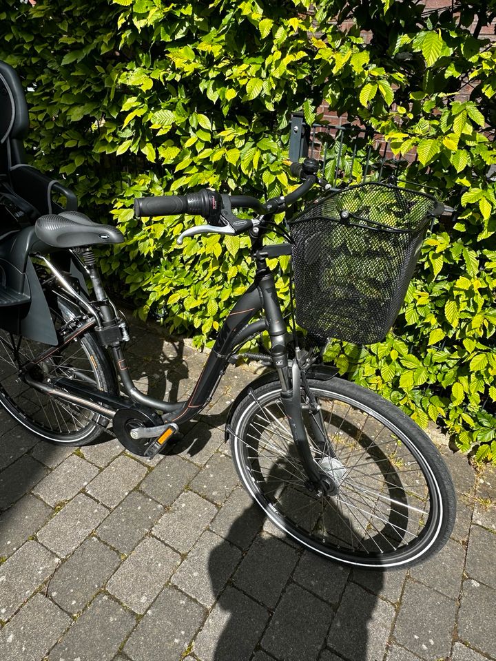 KTM City Rad Damen 28 Zoll  und Römer Fahrradsitz in Monheim am Rhein