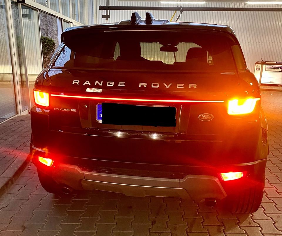 Range Rover Evoque 2.0L 179 PS Automatik PANORAMA in Stuttgart