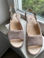 Schicke Sandalen Beige Sand Plateau-Sohle Högl 41 7 München - Berg-am-Laim Vorschau