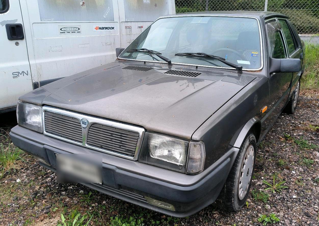 Abbildung des Autos Lancia Prisma Oldtimer 1…