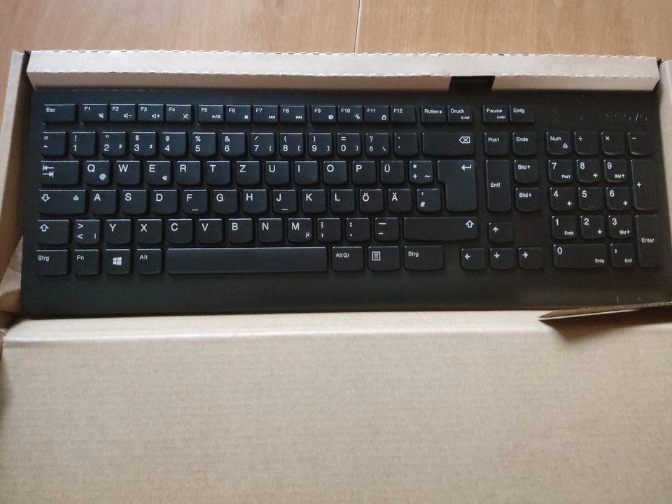 Tastatur schwarz in Offingen