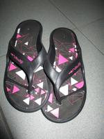 Damen Badeschuhe / Badelatschen / Zehentrenner schwarz Gr. 39 Hessen - Wetter (Hessen) Vorschau