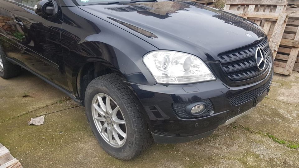 Mercedes ML W164 Schlachtung Teile Getriebe Stoßstange Frontpaket in Reinstedt