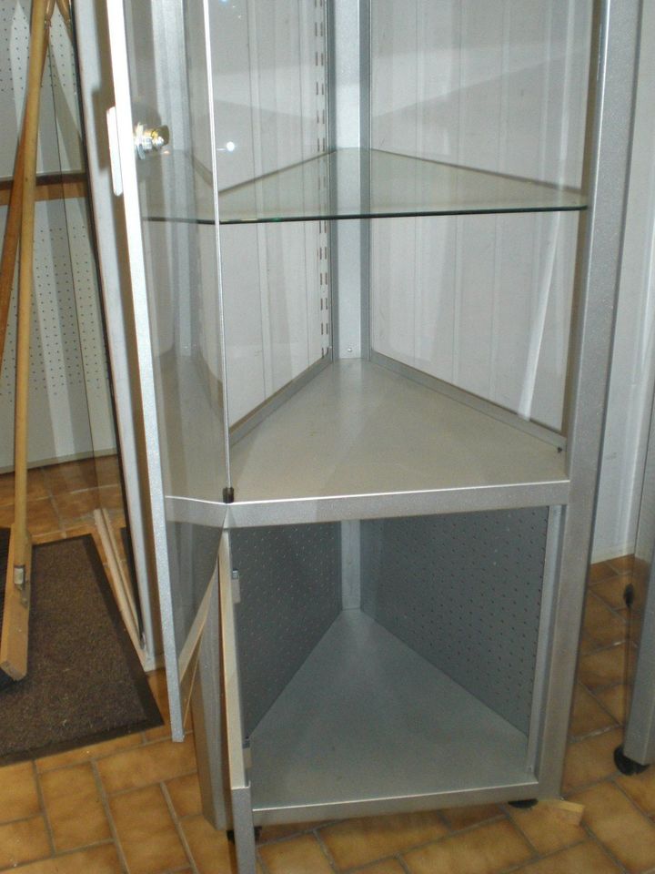 Vitrine/Metall/Glas/Kunststoff/ rollbar /Ladeneinrichtung/Deko in Weiden (Oberpfalz)