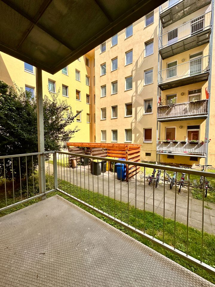 1 Raum Wohnung mit Balkon in Magdeburg