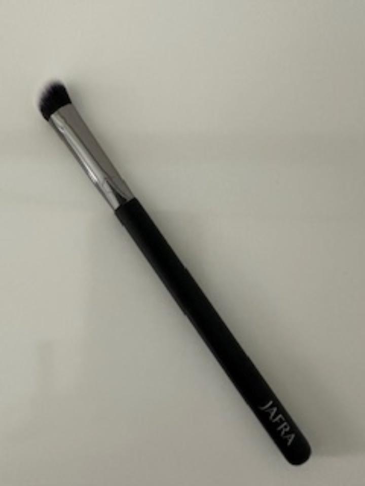 Pro Angled Eyeshadow Brush   Lidschatten Pinsel von JAFRA   -NEU- in Hochdorf-Assenheim
