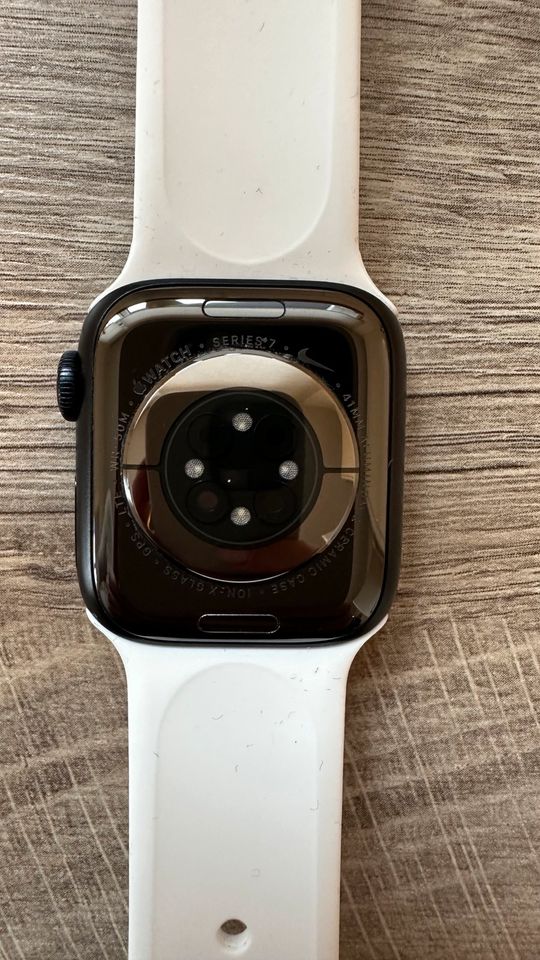 Apple Watch Nike Series 7 - 41mm GPS/LTE in Bielefeld