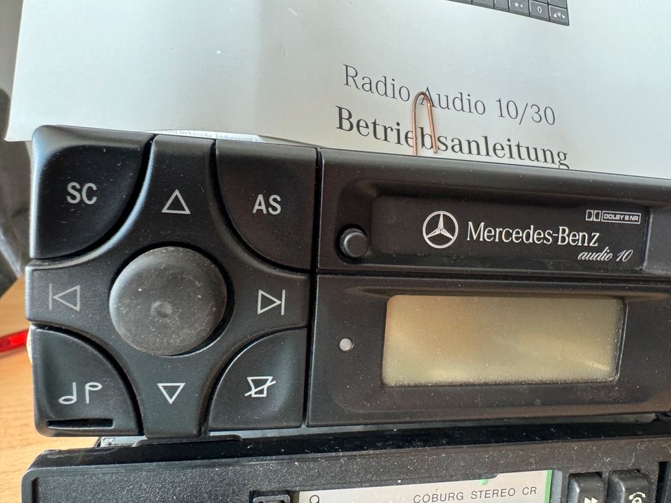 Oldtimer Auto Radio Mercedes in Braunschweig