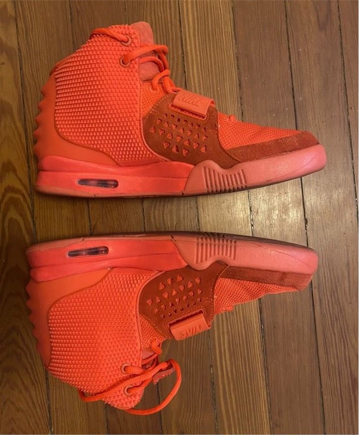 Nike Air Yeezy 2 Red October (45, Used in box, dustbag, Rechnung) in Essen