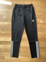 adidas Sporthose lang schwarz Gr 152 Bayern - Eichenau Vorschau