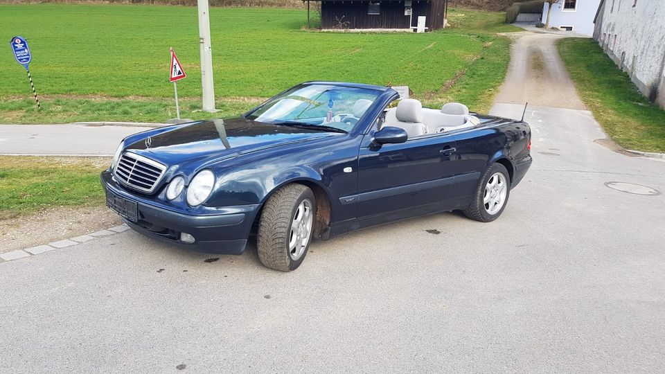 Mercedes Benz CLK Cabrio smaragscharzmetallic Automatik in Pielenhofen