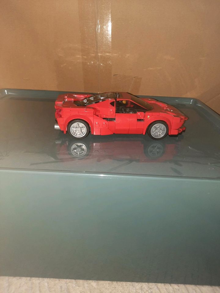 Ferrari F8 aus Lego⁸ in Stuttgart