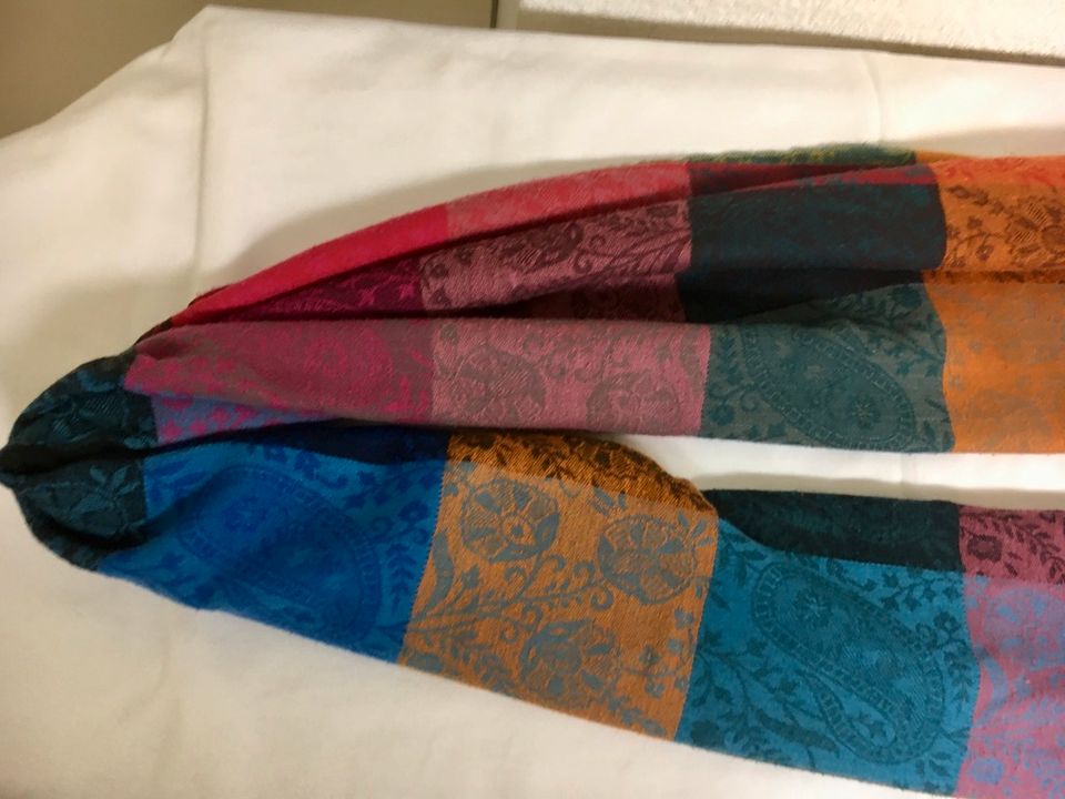Damenschal Tuch Schal Halstuch Fransen 205 x 70 cm in Menden