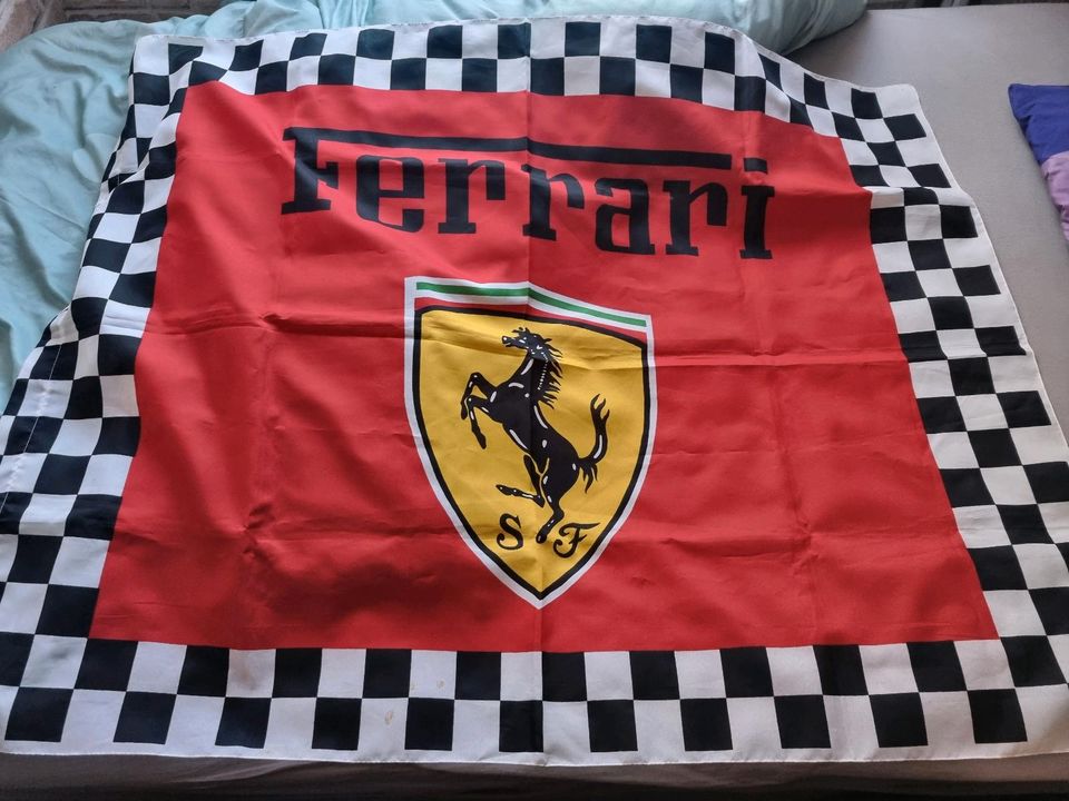 Original Ferrarie Flagge 130x100 in Leimen