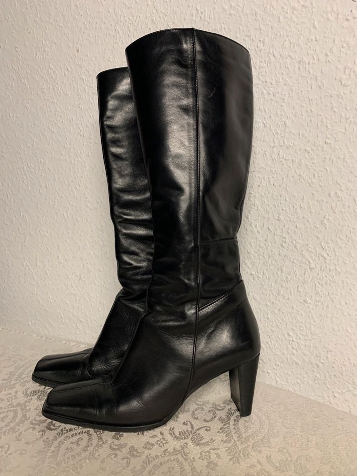 Lederstiefel von FANTASY SHOES/Größe 38/Stiefel/Stiefeletten in Berlin