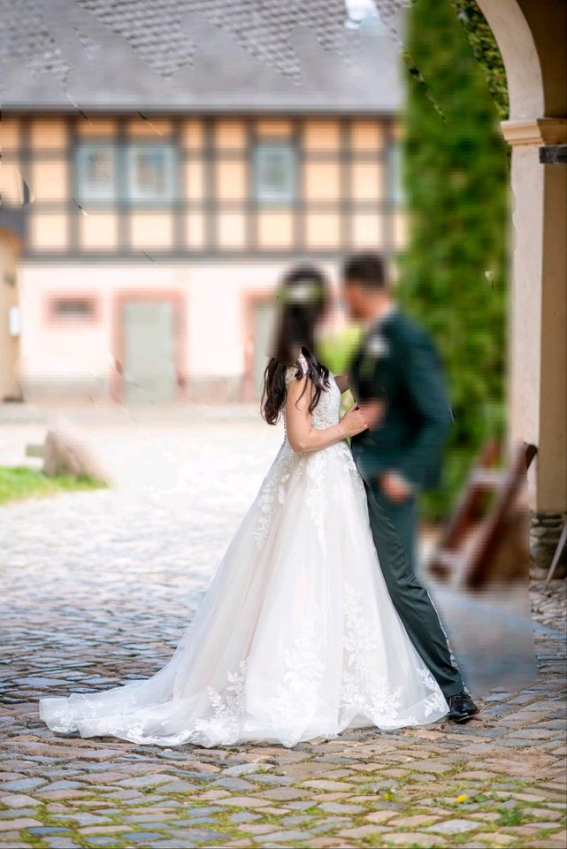 Brautkleid A-Linie von Novobella in Oelsnitz/Erzgeb.