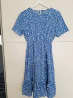 Sommerkleid Kleid mit Blümchenmuster Schleswig-Holstein - Bad Oldesloe Vorschau