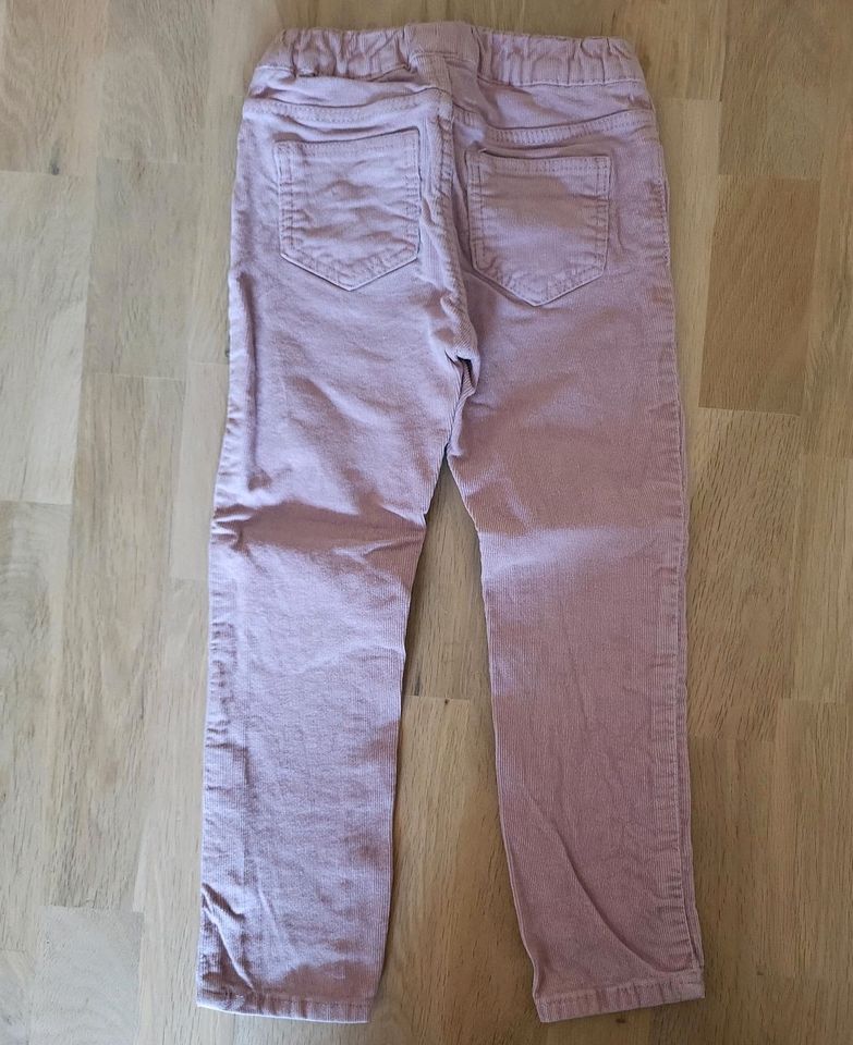 Cordhose in Gr.104 von H&M in Leichlingen