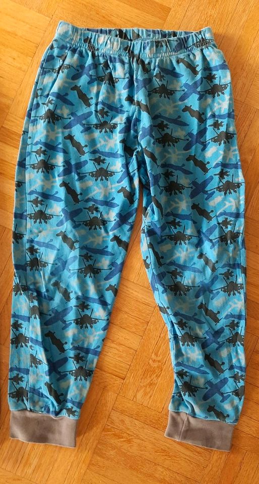 2x Jogginghose Sweathose 110/116. Zusammen 3 Euro in Barßel