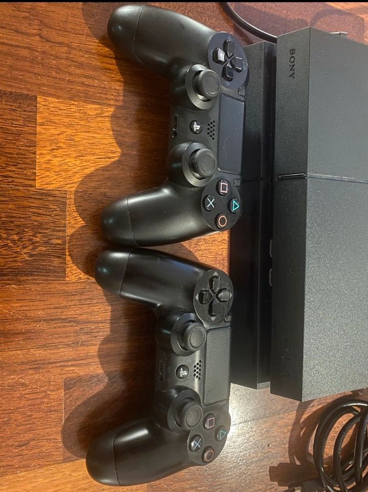 Playstation 4 Schwarz 500 GB CUH-1216A in Hamburg