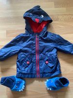 Leichte Sommer / Übergangsjacke Drache mit Schuhen Gr. 62 Düsseldorf - Bilk Vorschau