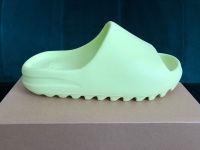 YEEZY SLIDE GLOW GREEN GRÖßE 42 NEU Frankfurt am Main - Ginnheim Vorschau