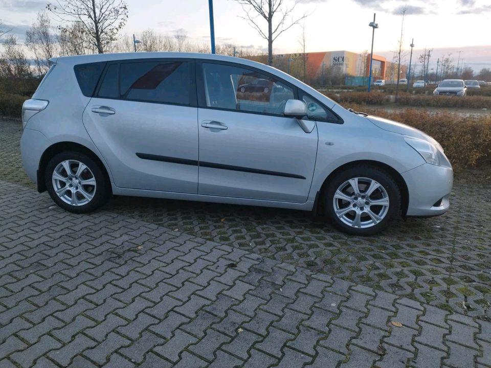 Toyota Verso 2.2l in Kemnitz