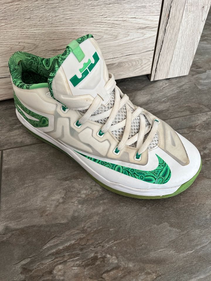 Nike lebron 11 low weiß grün Grösse 45,5 in Frohburg