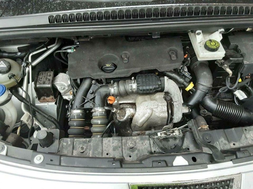 Motor Peugeot 5008 1.6 HDi 9HD (DV6C) 94 TKM 84 KW 114 PS komplet