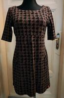EDC Kleid BW Jersey sweat Hochtaille bootcut Gr. XL Sachsen - Görlitz Vorschau