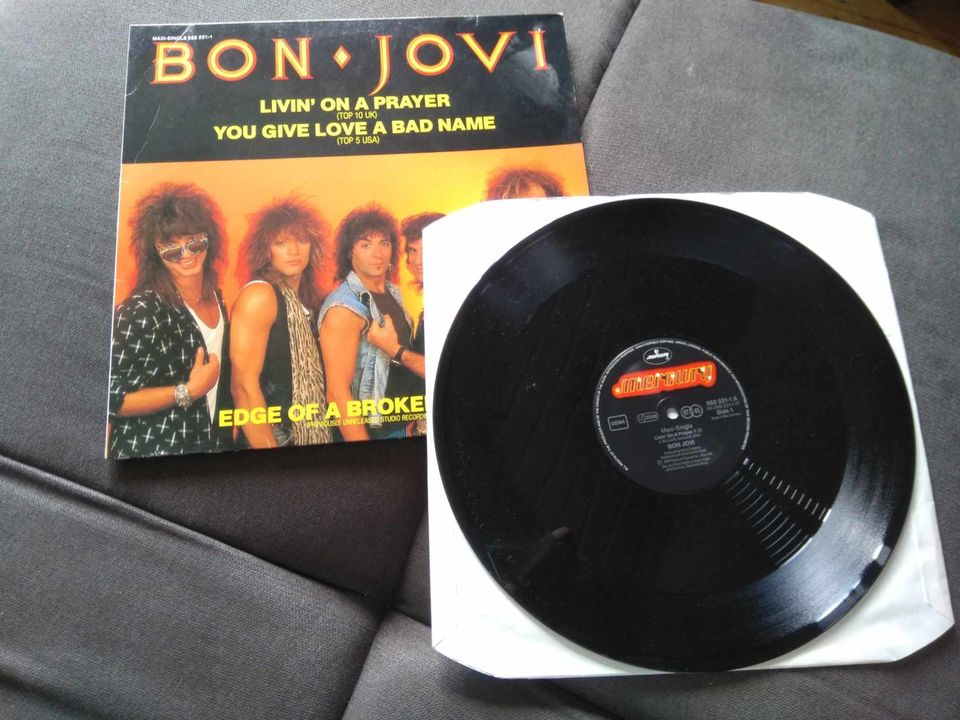 Bon Jovi - Livin` on a prayer / you give love a bad name 12` LP in Lahnstein