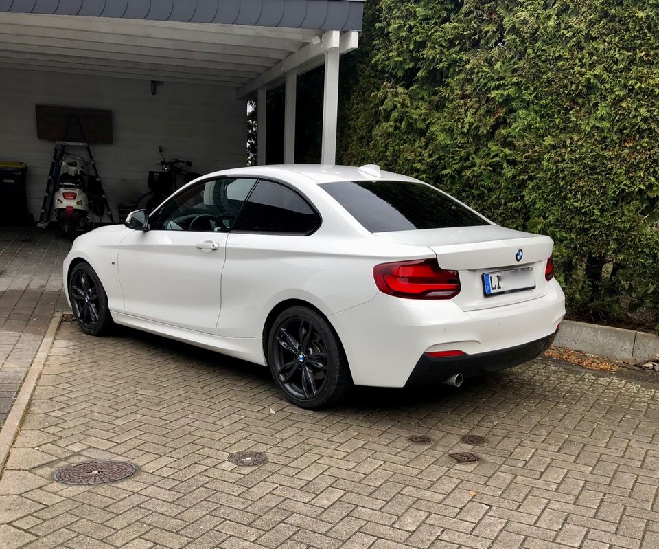 BMW 218i Coupé +GARANTIE+M-Sportpaket+LED+18 Zoll+ in Bad Salzuflen