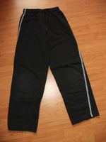 Sporthose Jogginghose schwarz Gr. 140 Niedersachsen - Cappeln (Oldenburg) Vorschau