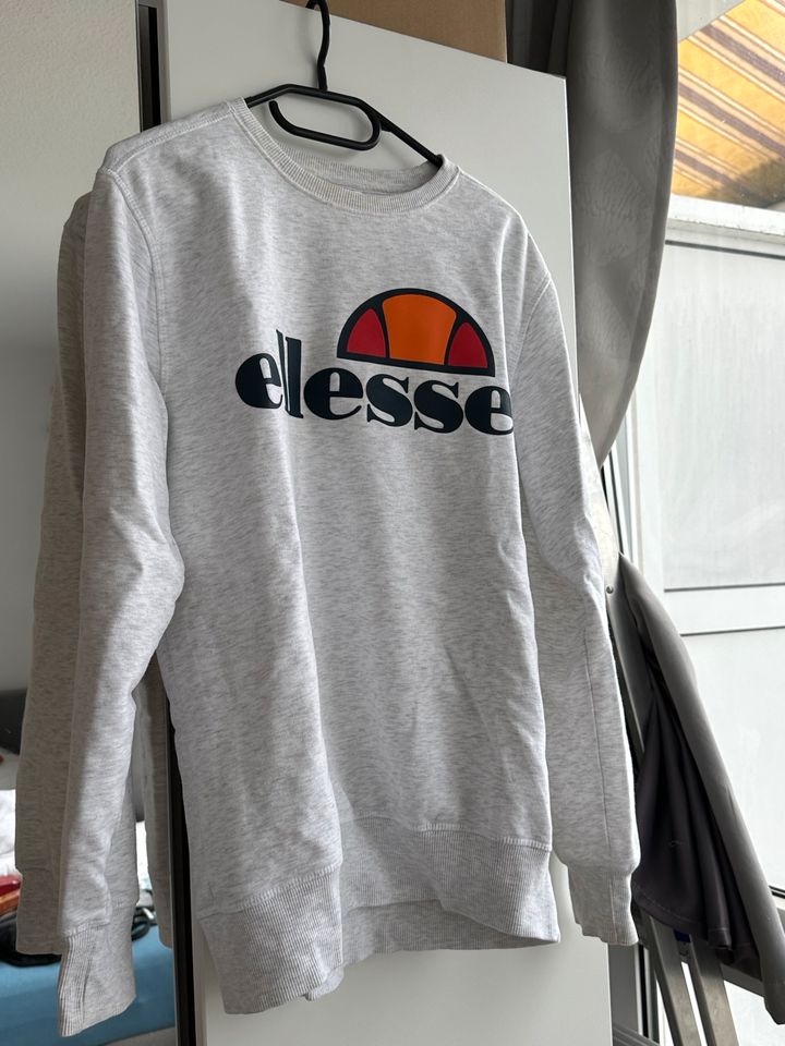 Ellesse Pullover in Goehren