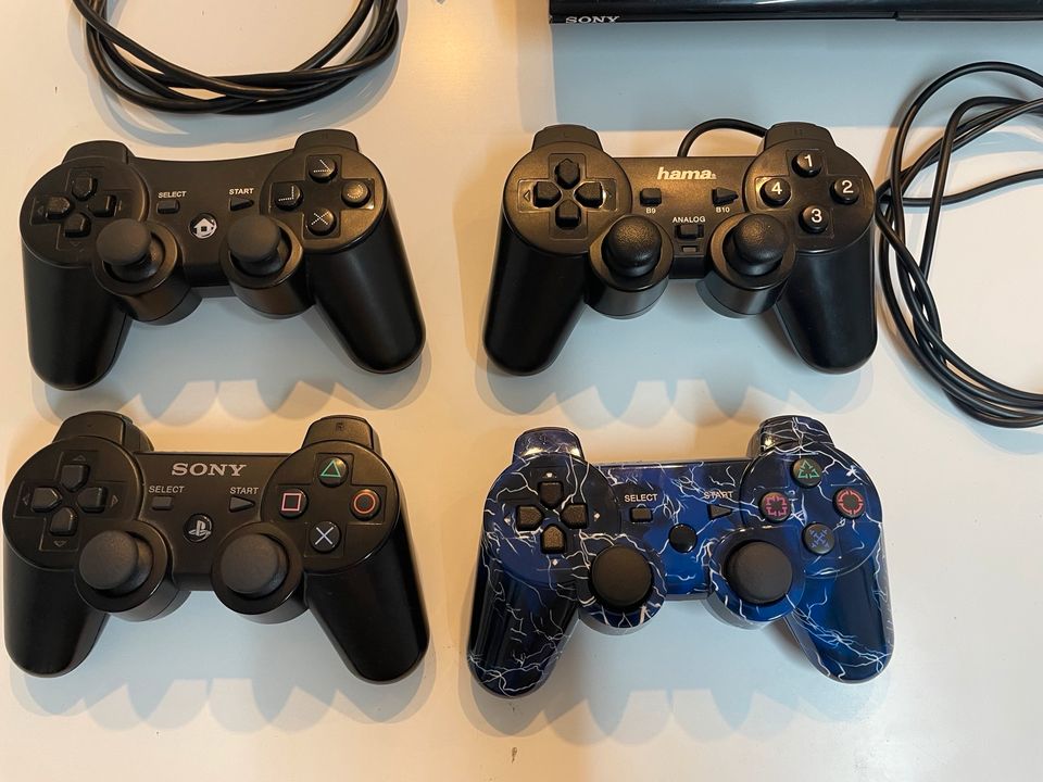 Playstation 3 mit 4 Controllern und 7 Spielen PS3 in Emsbüren