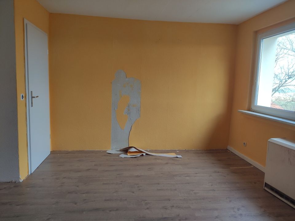 Handerwerker aufgepasst!!! 3-Zi.-Dachgeschosswohnung - Katzenberg - MW4a/05/04 in Nossen