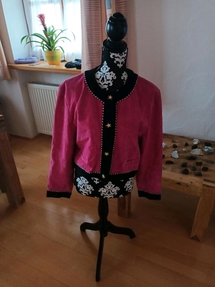 Kurze pinke Alba Moda Lederjacke in Grassau