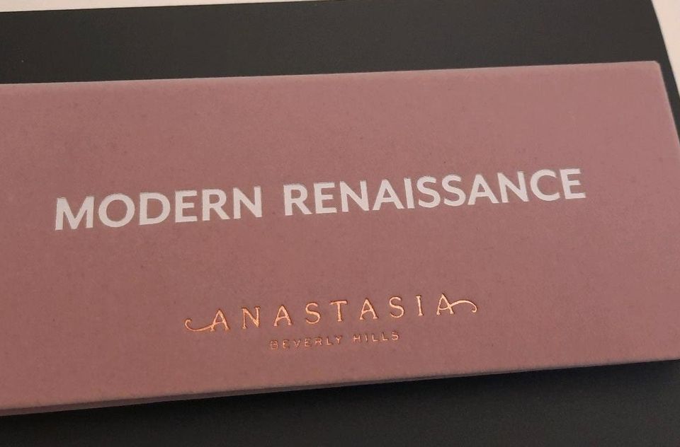 Anastasia Beverly Hills Renaissance Palette in Tespe