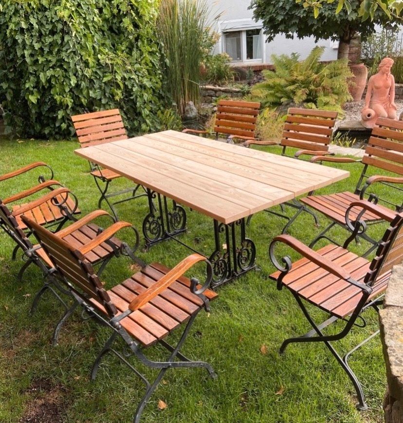 Gartentisch Esstisch groß Holz Metall Lärche Gusseisen selten in Haßfurt